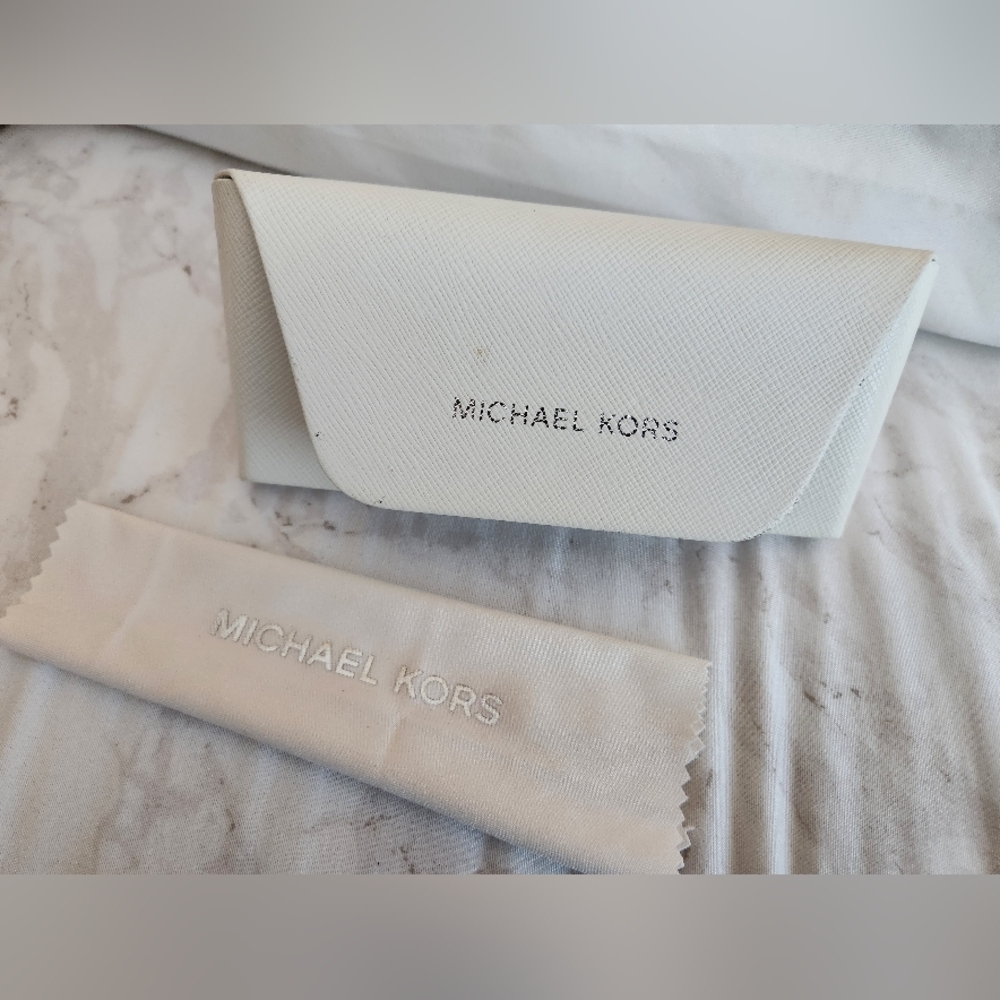 Michael Kors Case and cloth